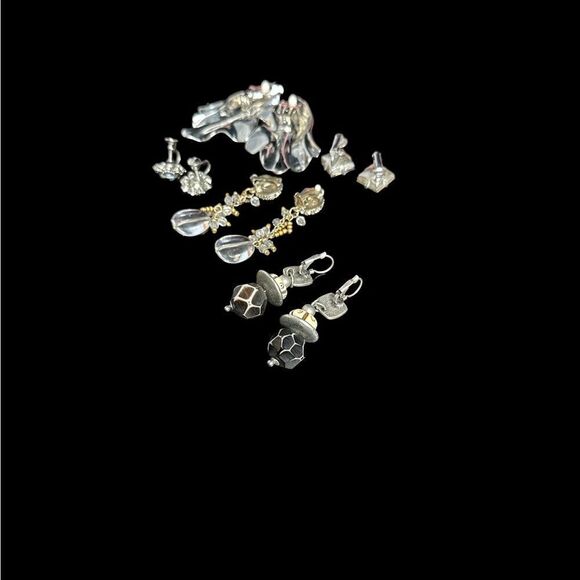 5 beautiful sets of Vintage clip on earrings 
Good condition - Picture 7 of 9